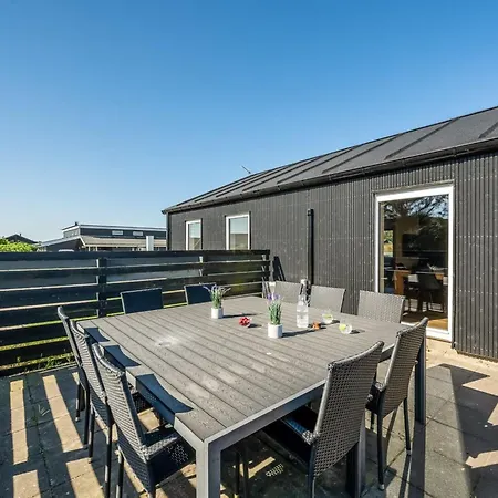 Agnes - 900m From The Sea By Interhome