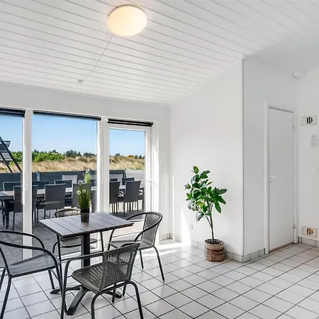 Agnes - 900m From The Sea By Interhome