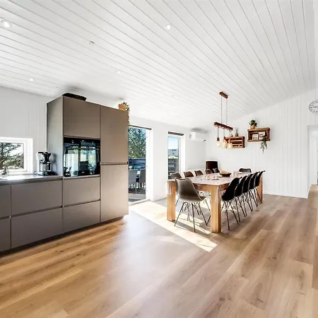Agnes - 900m From The Sea By Interhome