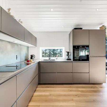Agnes - 900m From The Sea By Interhome